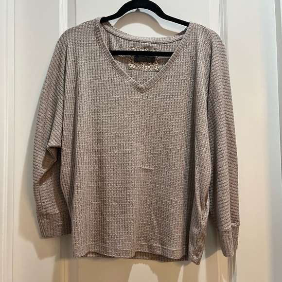 Anthropologie Beige Vneck Pullover Cap Sleeves 3/4 Sleeves Top Small Length 23” - Picture 1 of 6